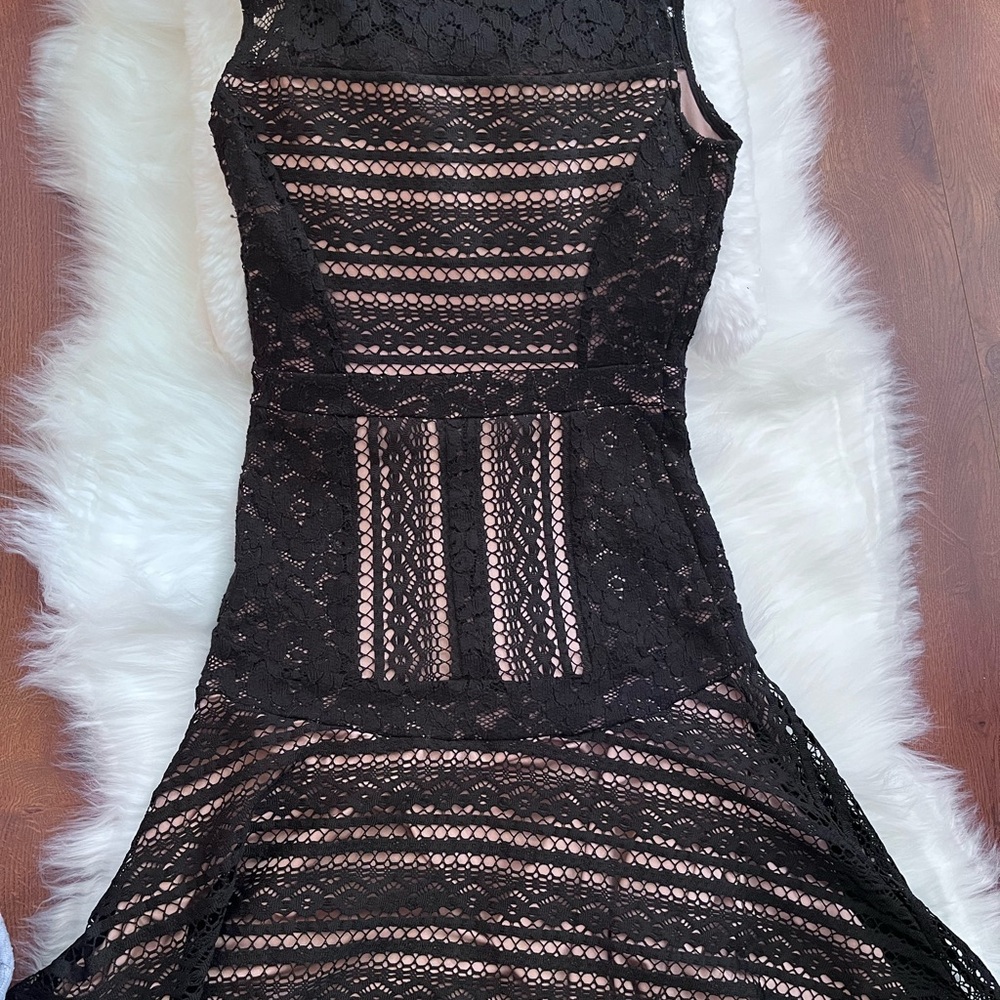 BCBGMaxAzria Black Sheath Dress Sleeveless Crew Neck - Picture 3 of 7